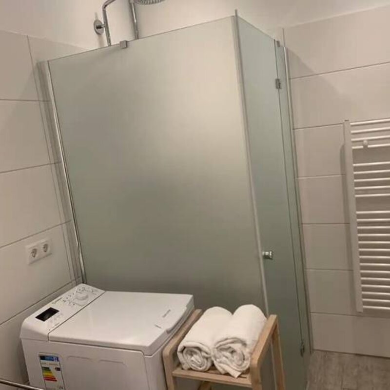 Vom Schlafzimmer aus zu betreten, Heizung, Conditioner, Reinigungsprodukte, Handtücher