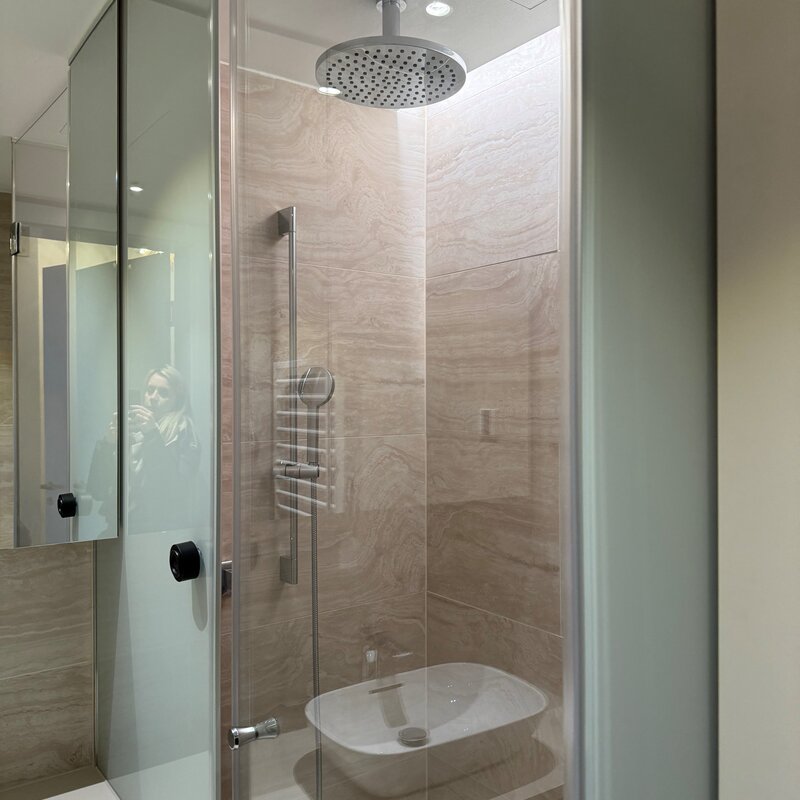 Dusche | © www.apartments-royal.com