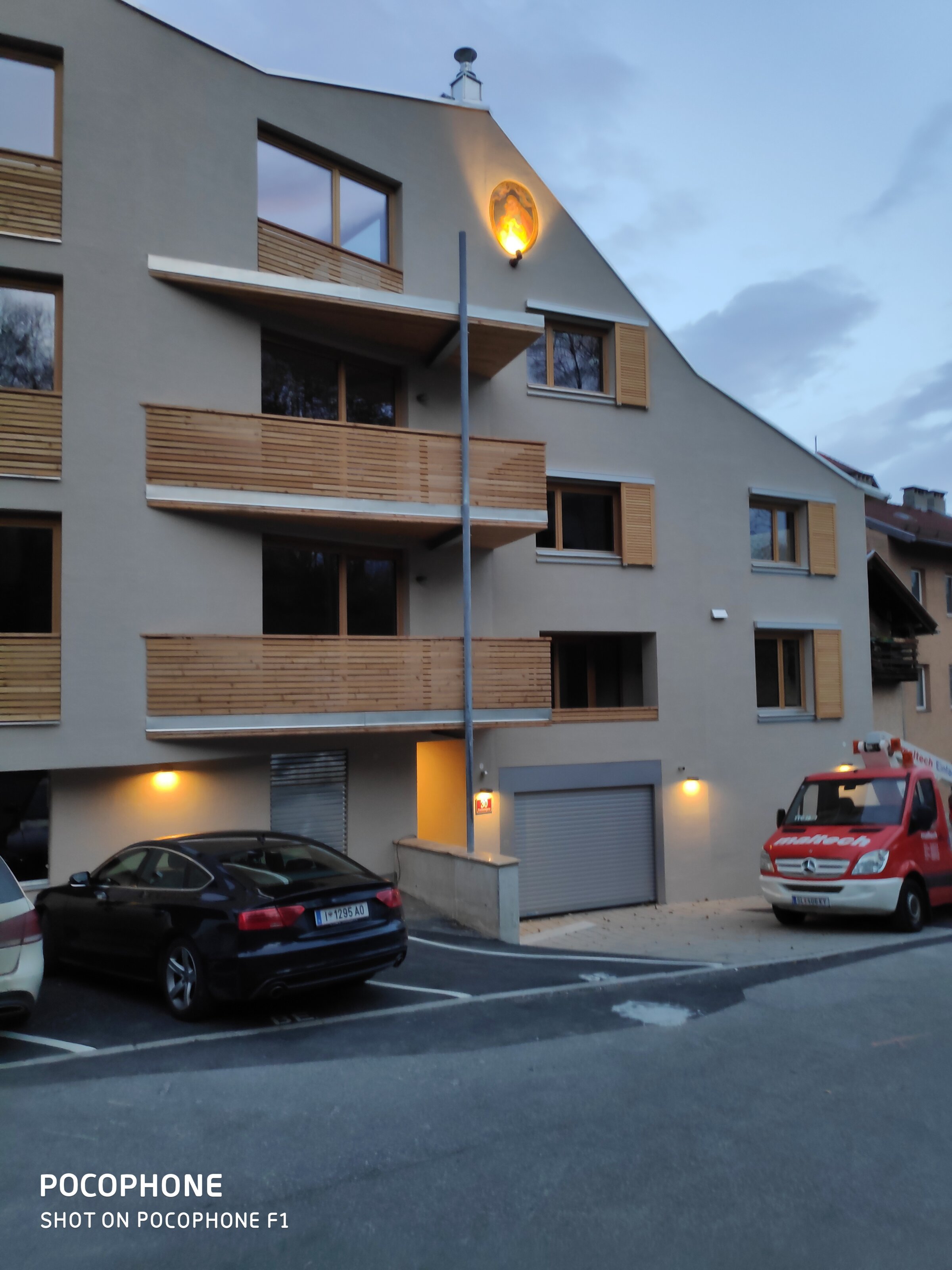 Mehrparteienhaus 