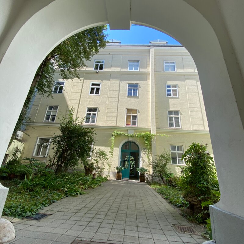 3rd floor - 2nd window from the left side: views from the living/bedroom | © Franz Krammer