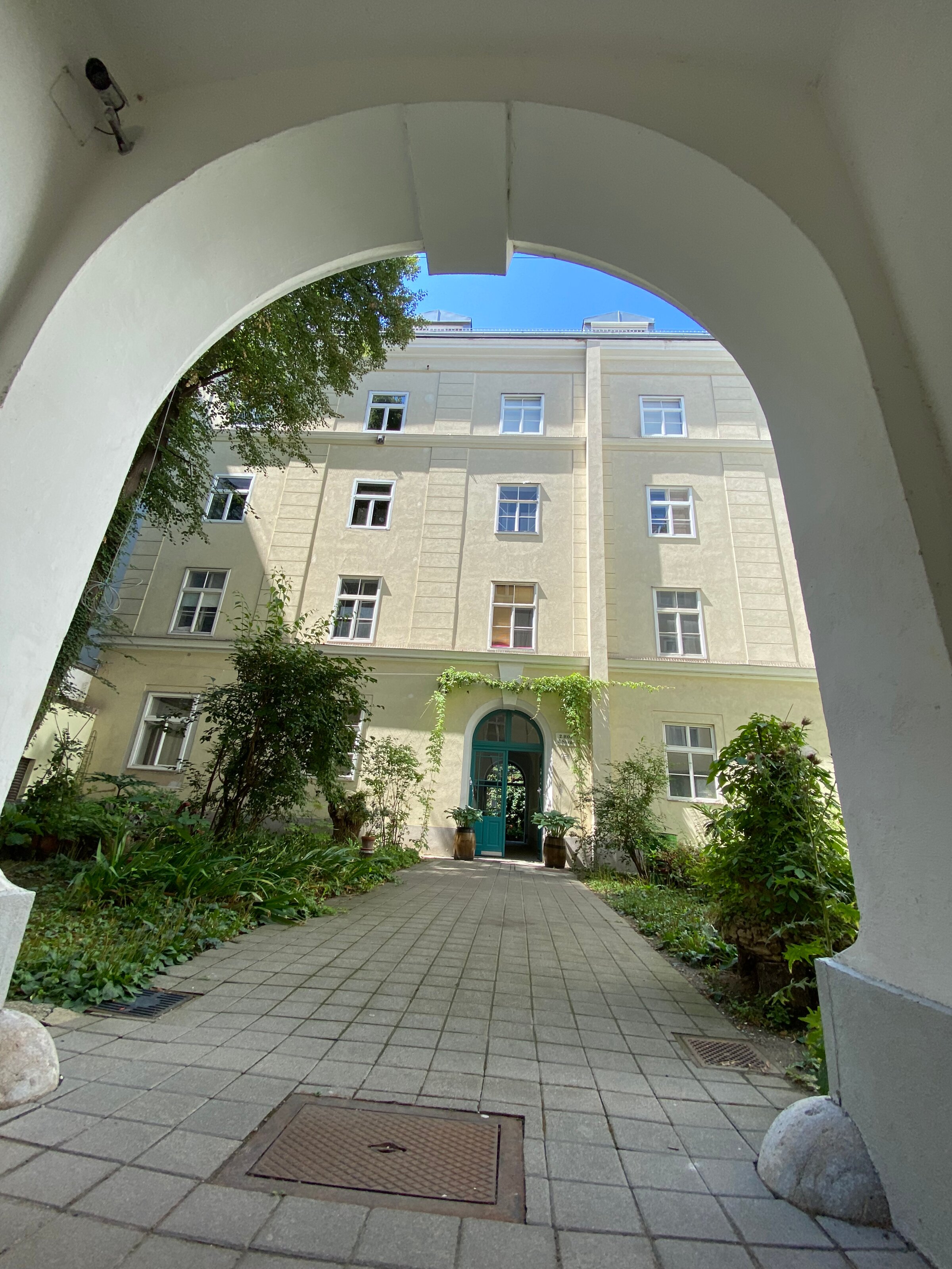 3rd floor - 2nd window from the left side: views from the living/bedroom | © Franz Krammer