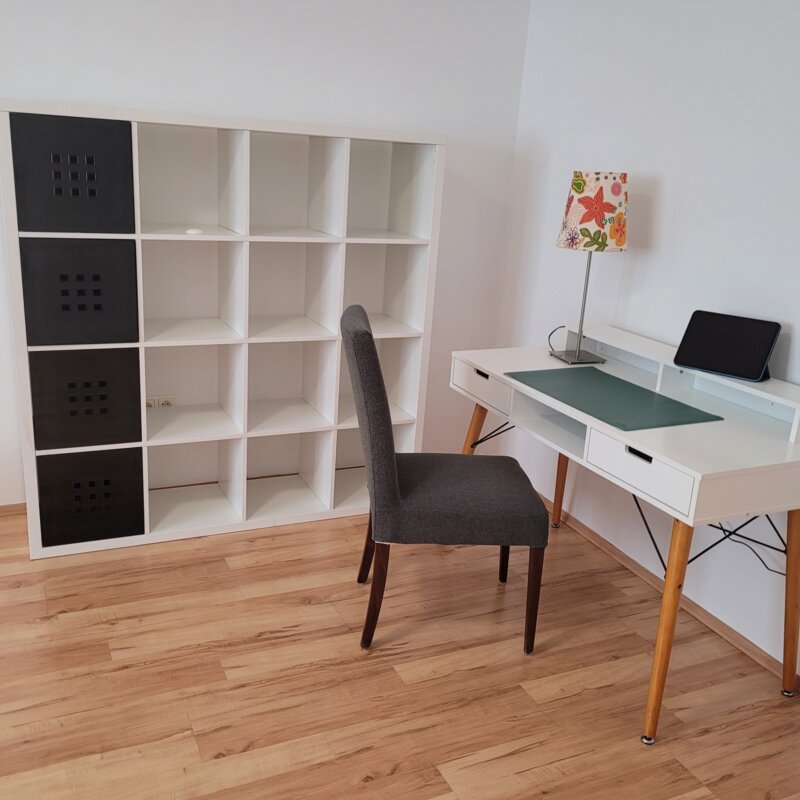 Arbeitsplatz im Wohn/Arbeitszimmer