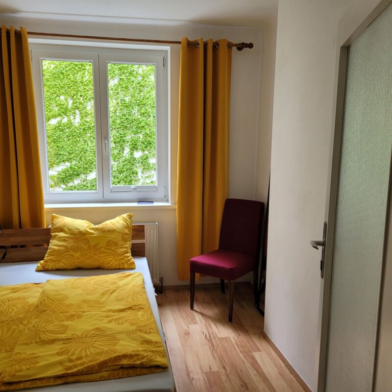 Fenster in den ruhigen Innenhof