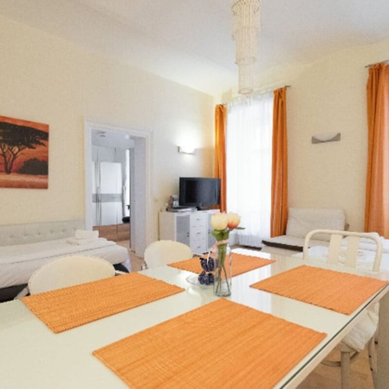 5 single bed, one dinnertable for five