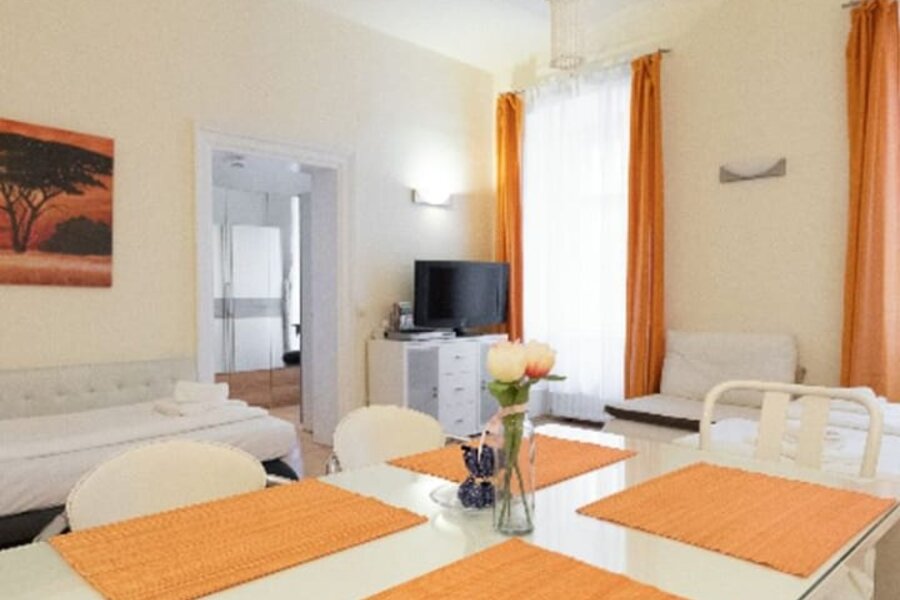 5 single bed, one dinnertable for five