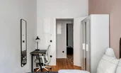 Schlafzimmer 1 inkl. Schreibtisch