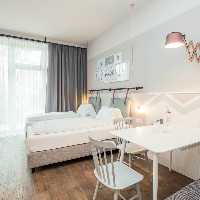 Living/sleeping area