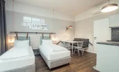 Living/sleeping area