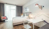 Living/sleeping area