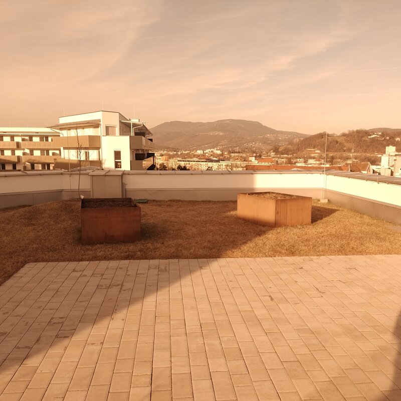 Ein Scheune gemeinsam dach Terrasse 