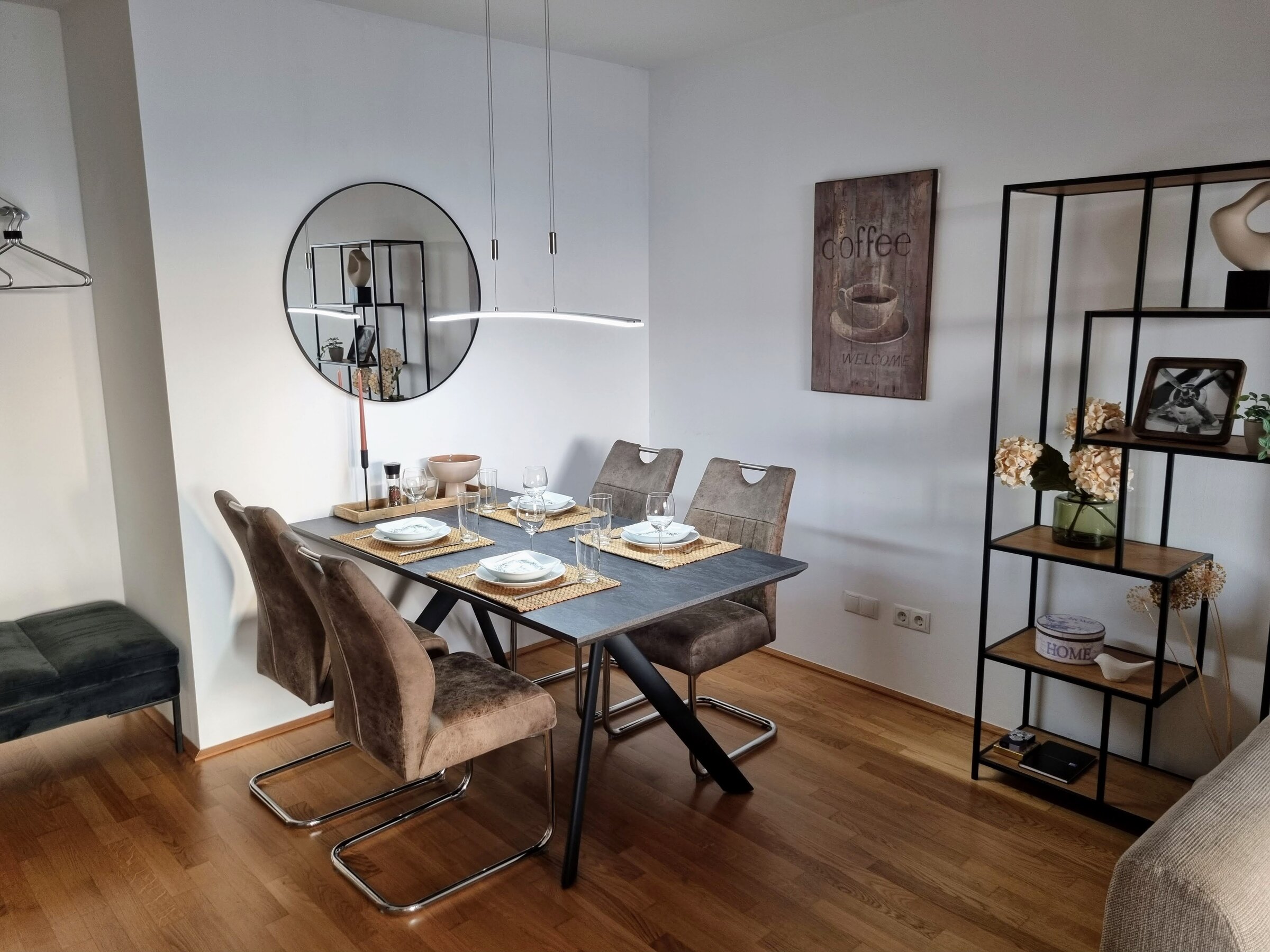 Esstisch | © G. Korntheil