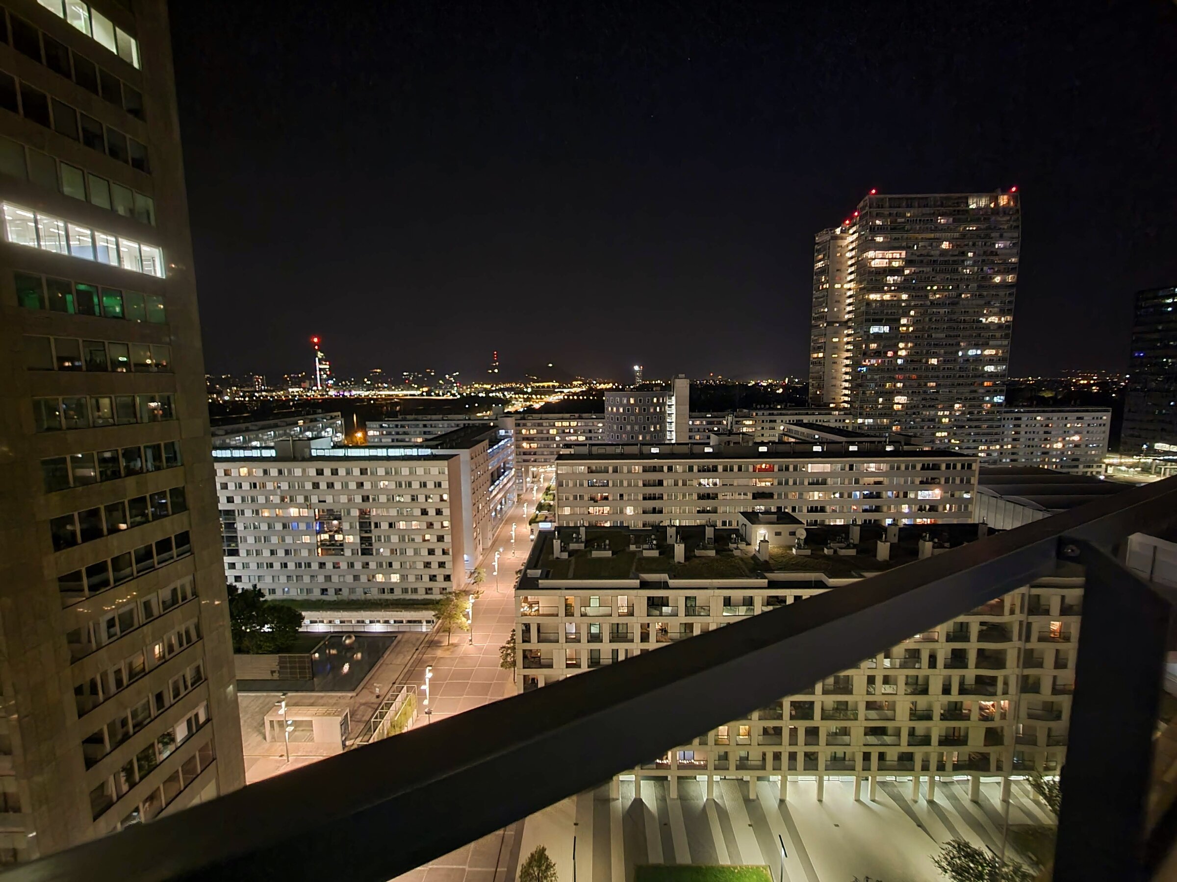 Skyline bei Nacht | © G. Korntheil