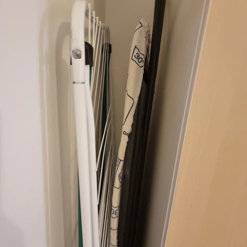 Trockner und Bügelbrett 