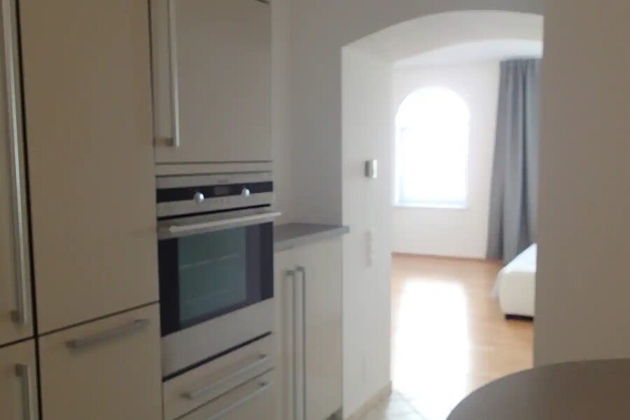 Küche und eingebaute Schränke