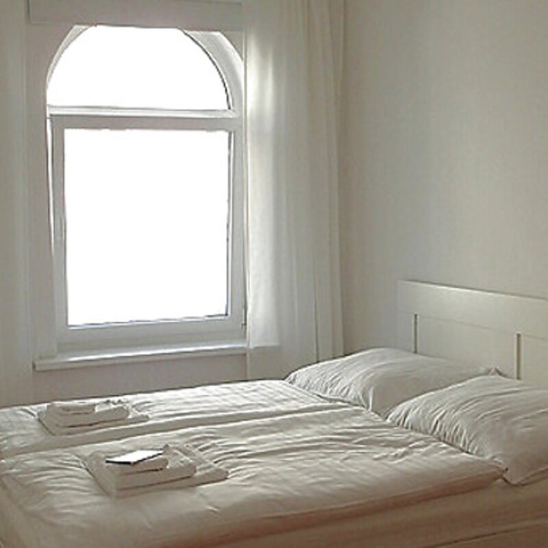 Schlafzimmer mit Verdunklerungsrollo