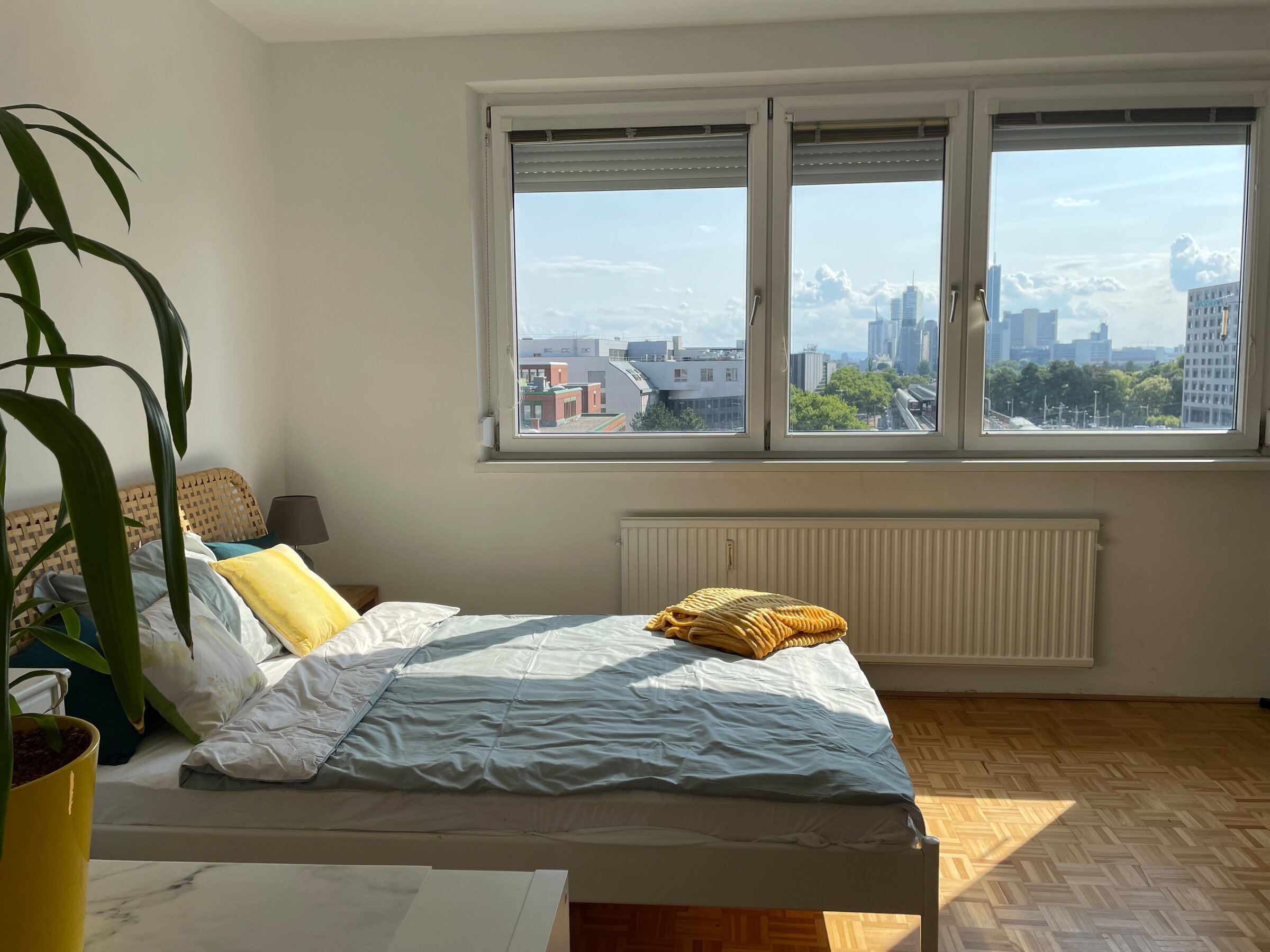 Bed with view over vienna