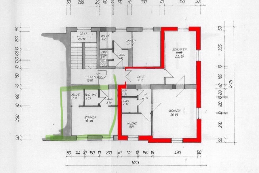 Floor plan outlined in green