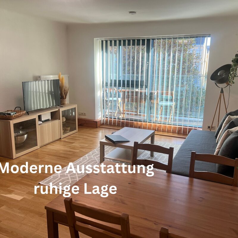 Helles Wohnzimmer mit Balkon: 2-Zimmer-Wohnung, moderne Ausstattung, Kurzzeitmiete Graz, Wohnen auf Zeit für 1 bis 6 Monate
