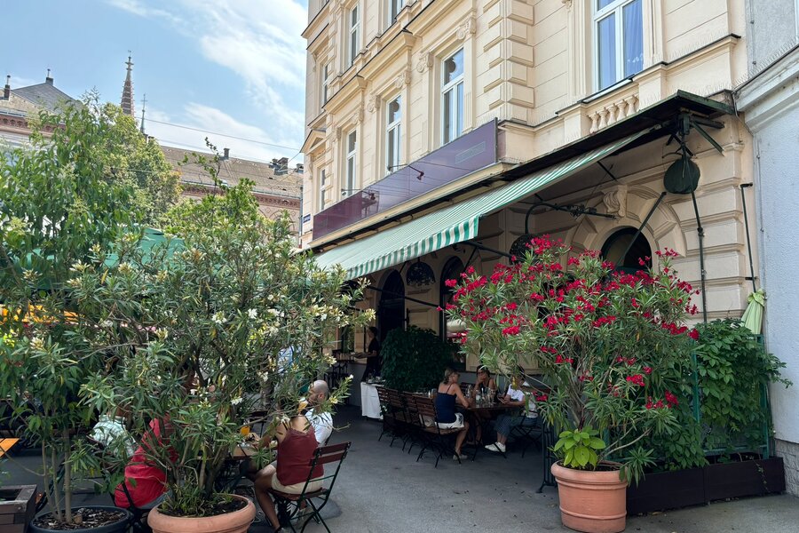 Outdoor dining area nearby