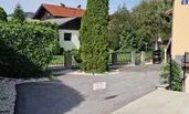 Privater Parkplatz, Außenbereich