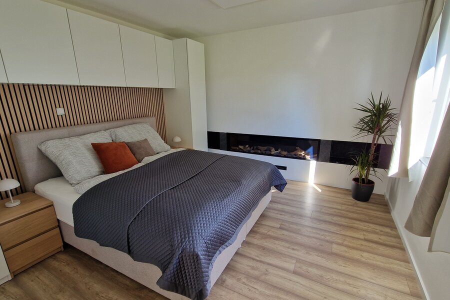 Schlafzimmer und Schrank