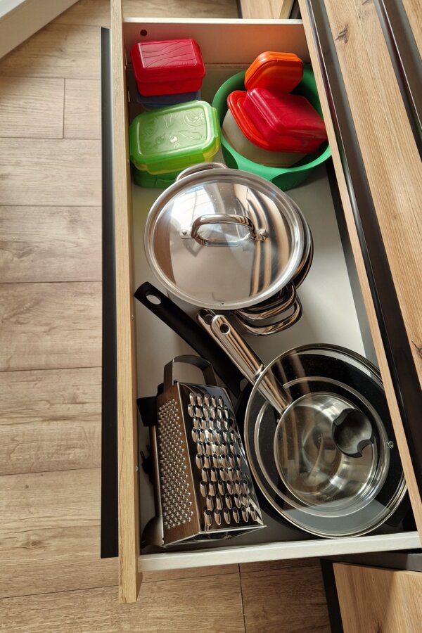 Voll ausgestattete Küche