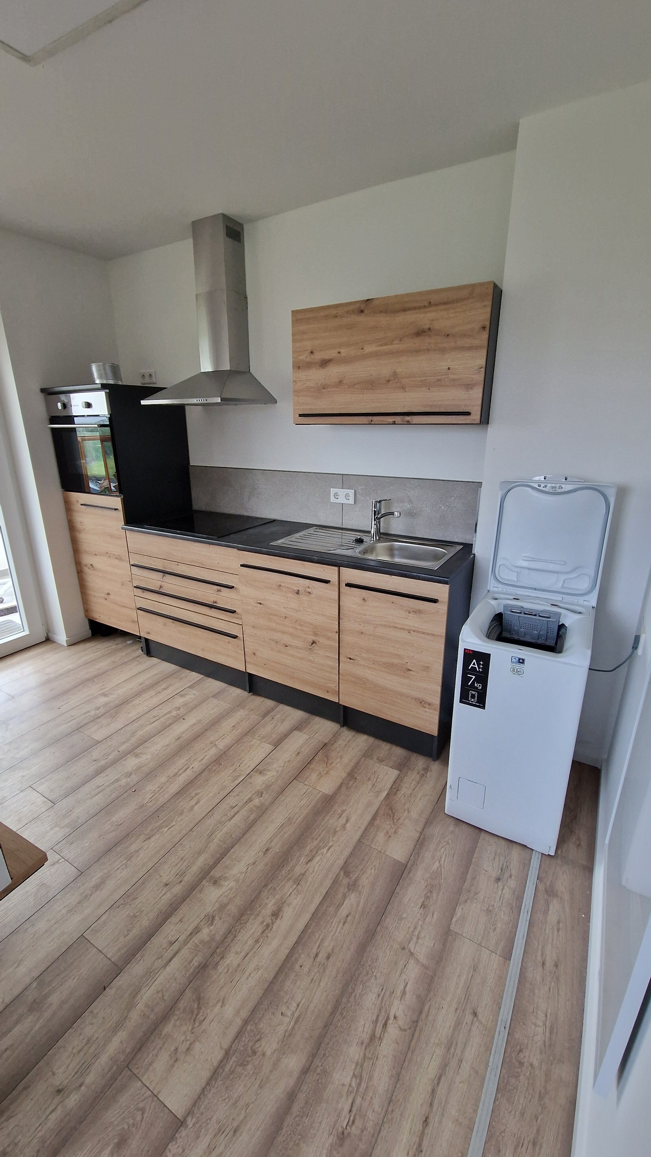 Voll ausgestattete Küche