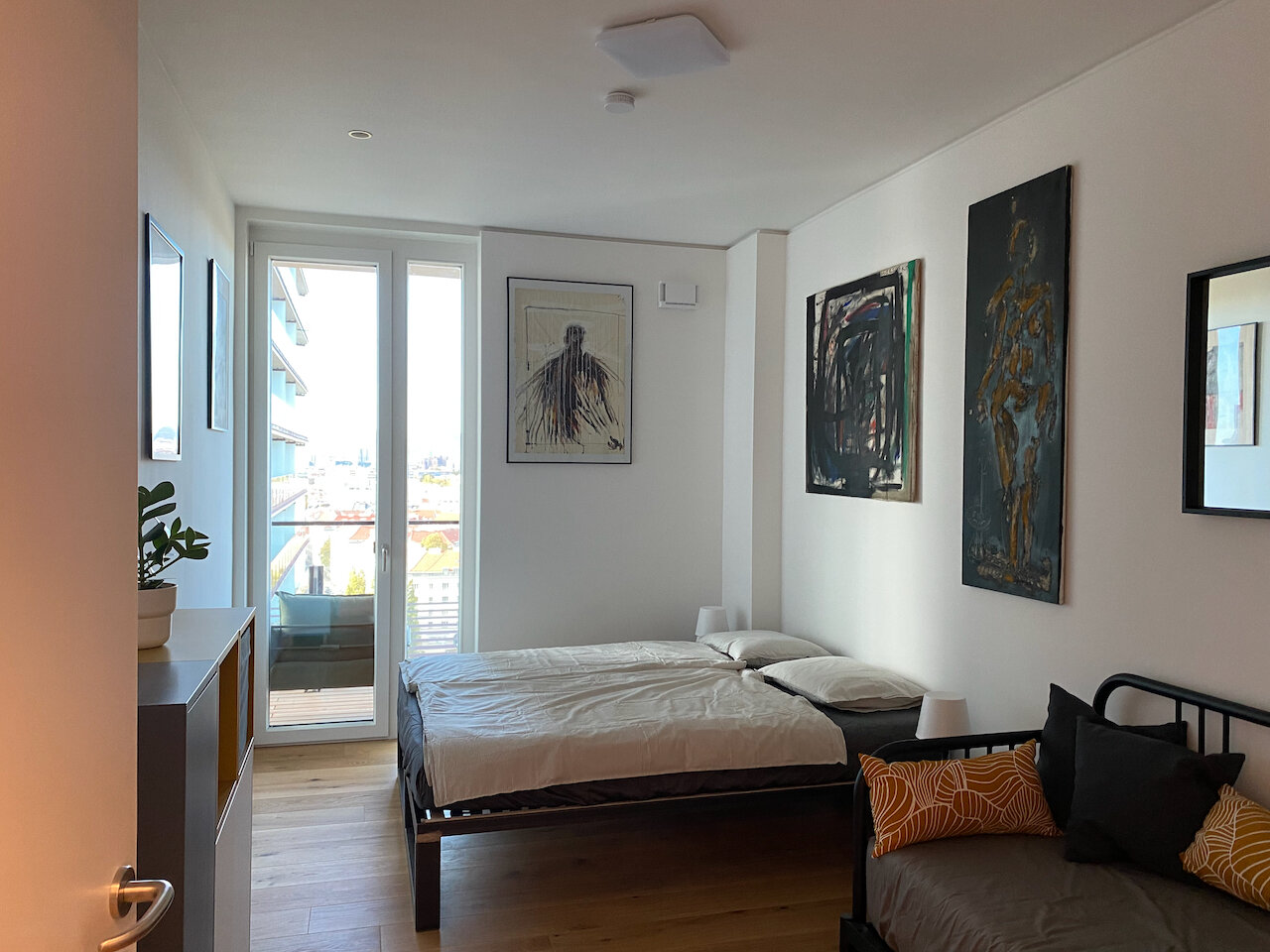 Schlafzimmer 1