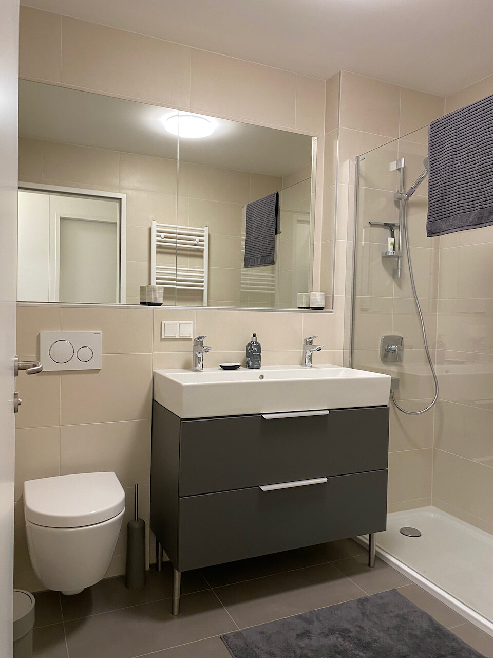 toilette 2 & bathroom