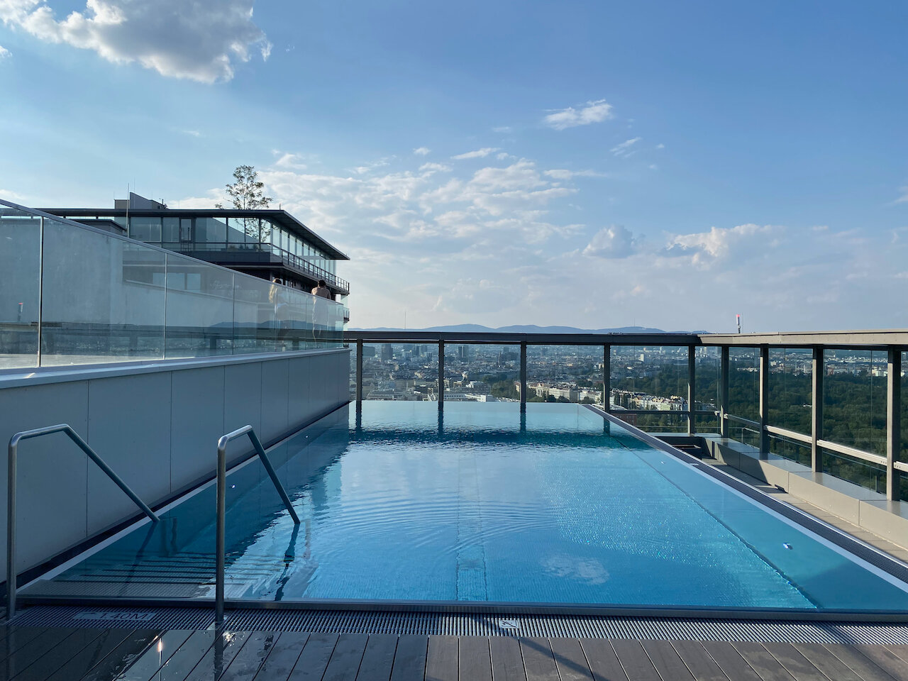 Pool am Dach