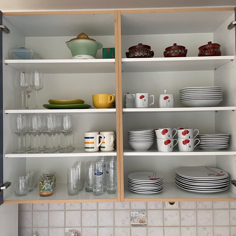 Voll ausgestattete Küche