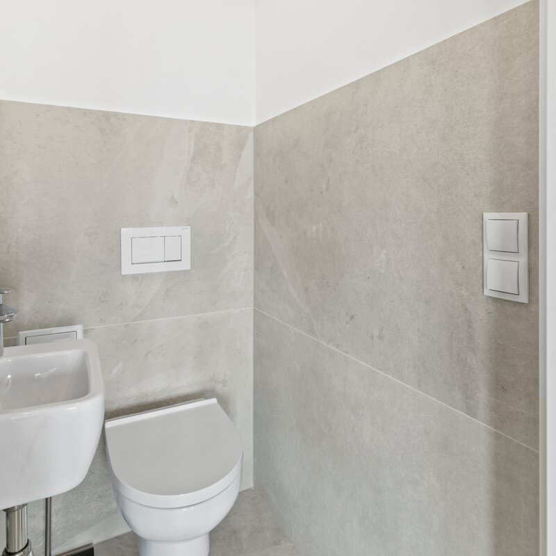 WC mit Waschbecken