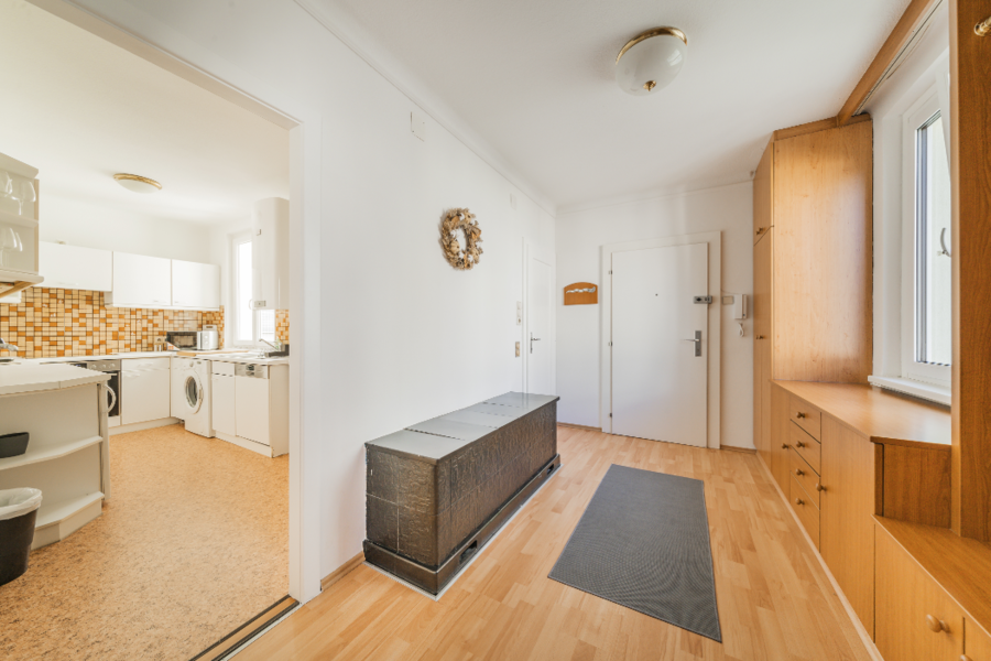 Vorzimmer mit Garderobe