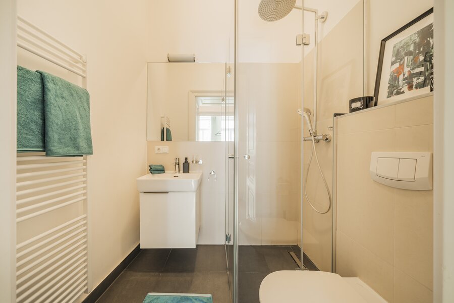 Badezimmer 2 mit Dusche und WC