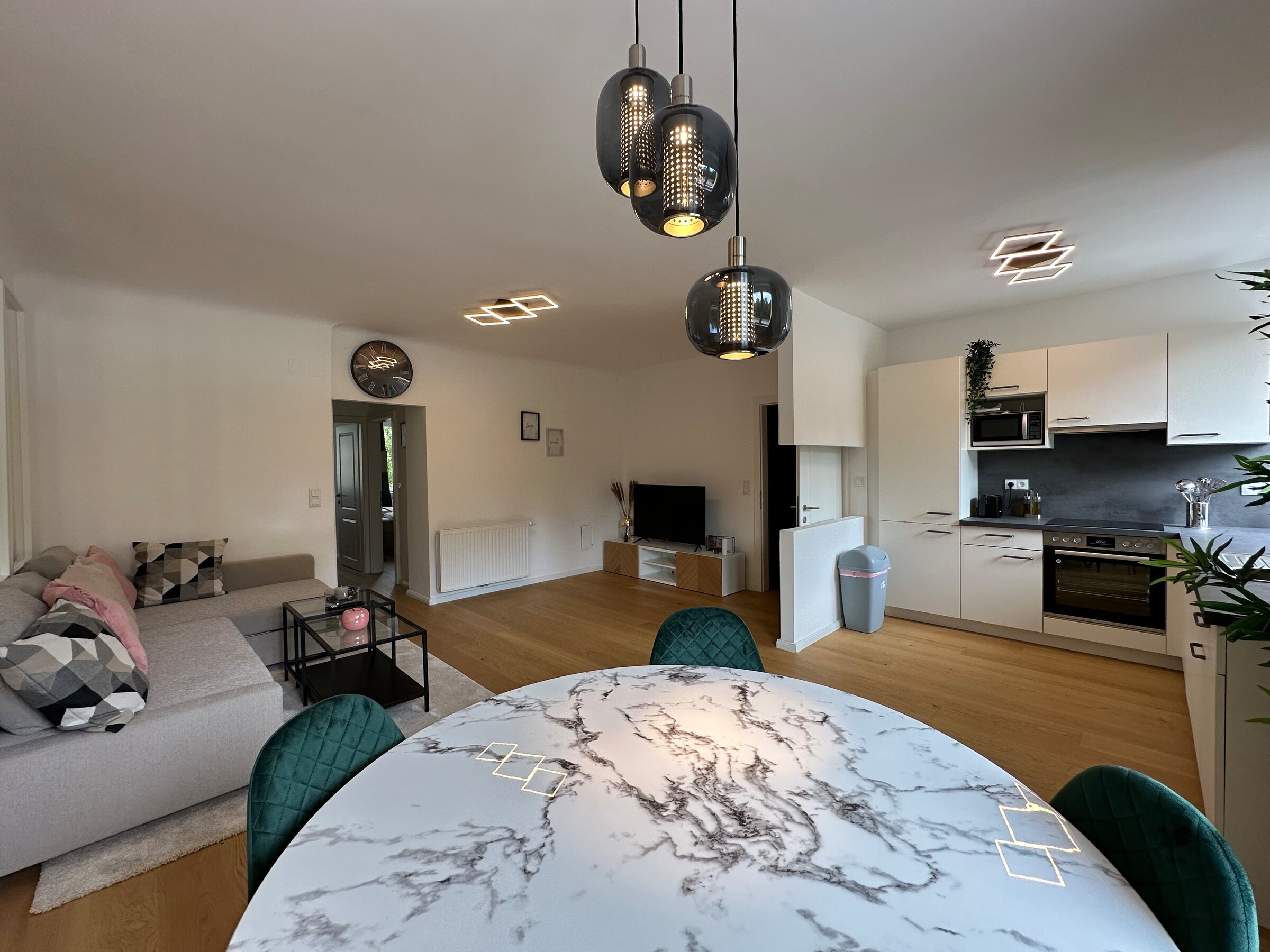 FeelHome-Donau-6 Gäste-WiFi-Smart TV