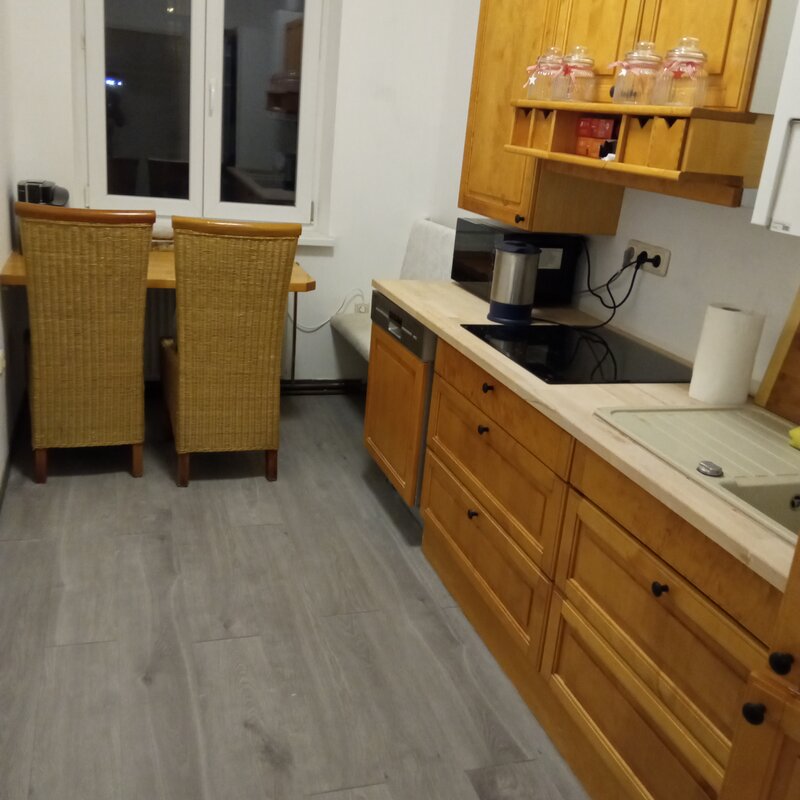 Küchenzeile und Essplatz 