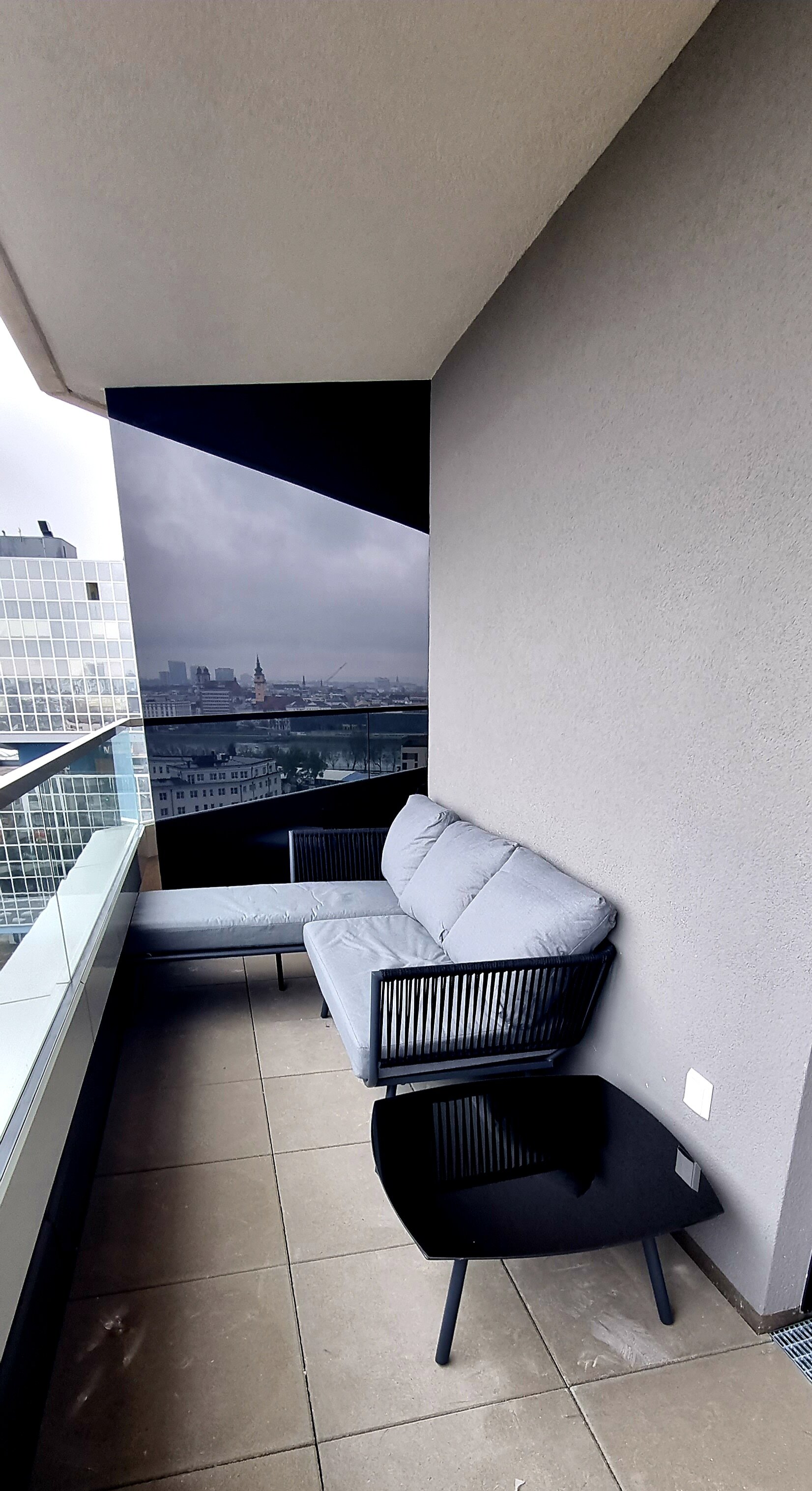 Mit gemütlicher Lounge