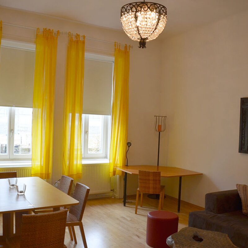 Wohnzimmer mit Schlafcouch