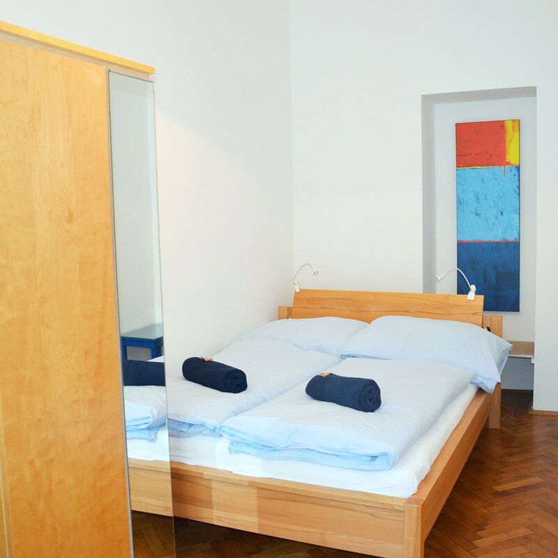Schlafzimmer 1