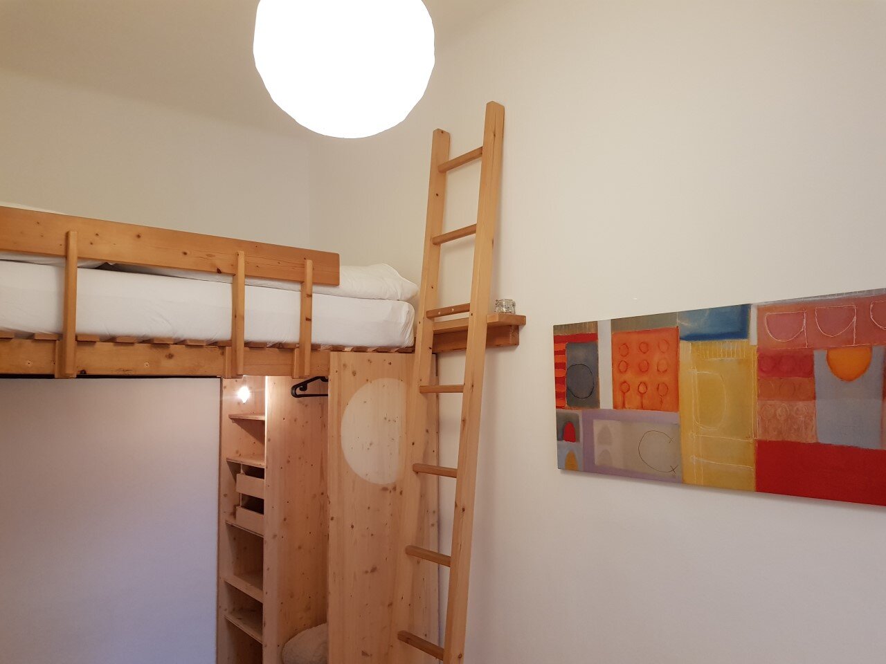 Hochbett mit Schrankverbau