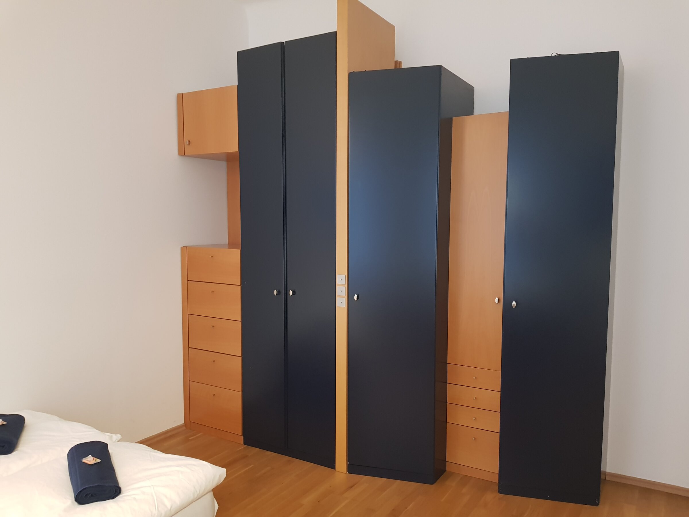 Kleiderschrank