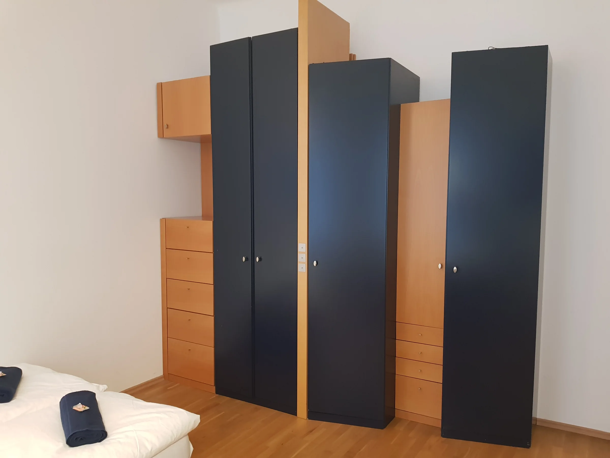 Kleiderschrank