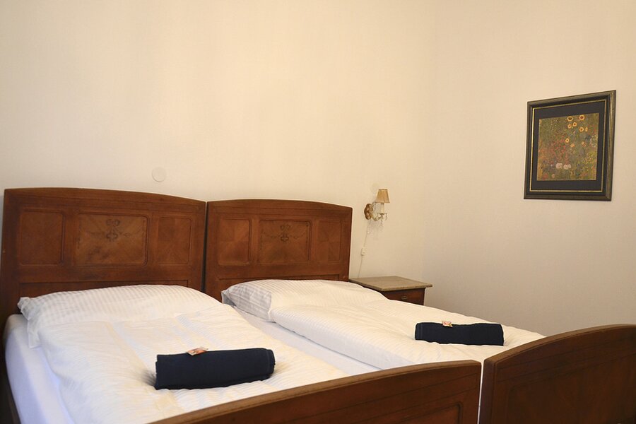 Schlafzimmer 2