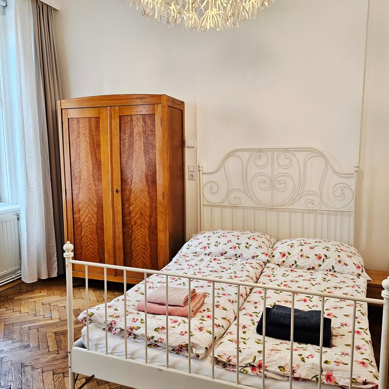 Schlafzimmer 2