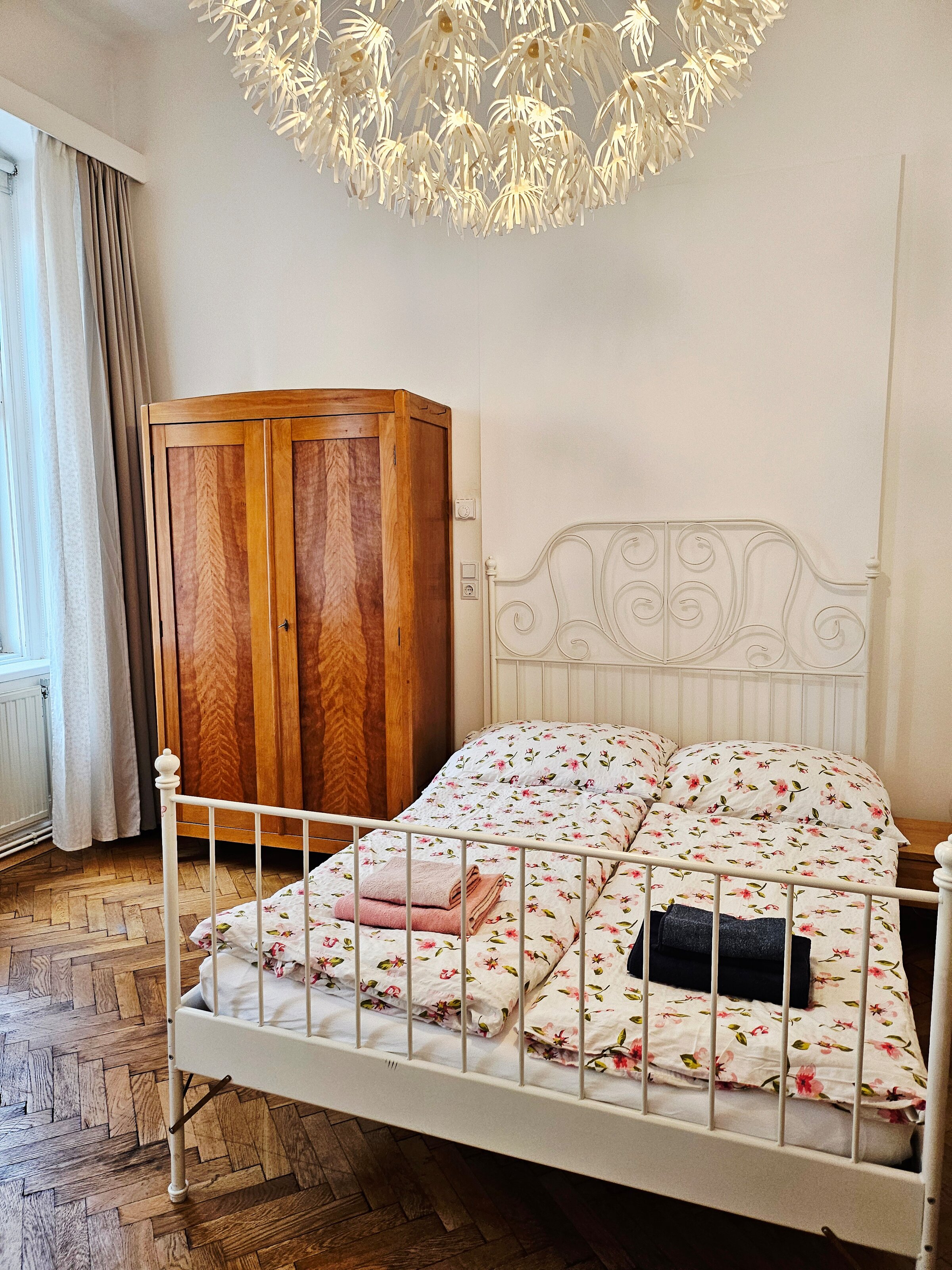 Schlafzimmer 2