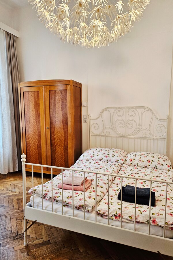 Schlafzimmer 2