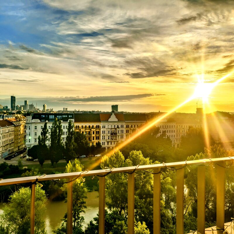 Traumhafter Sonnenaufgang über dem Donaukanal und Prater | © Petra Messinger 