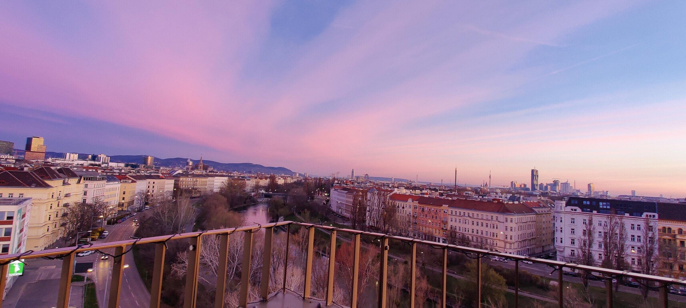 Sonnenuntergang über der Stadt | © Petra Messinger 