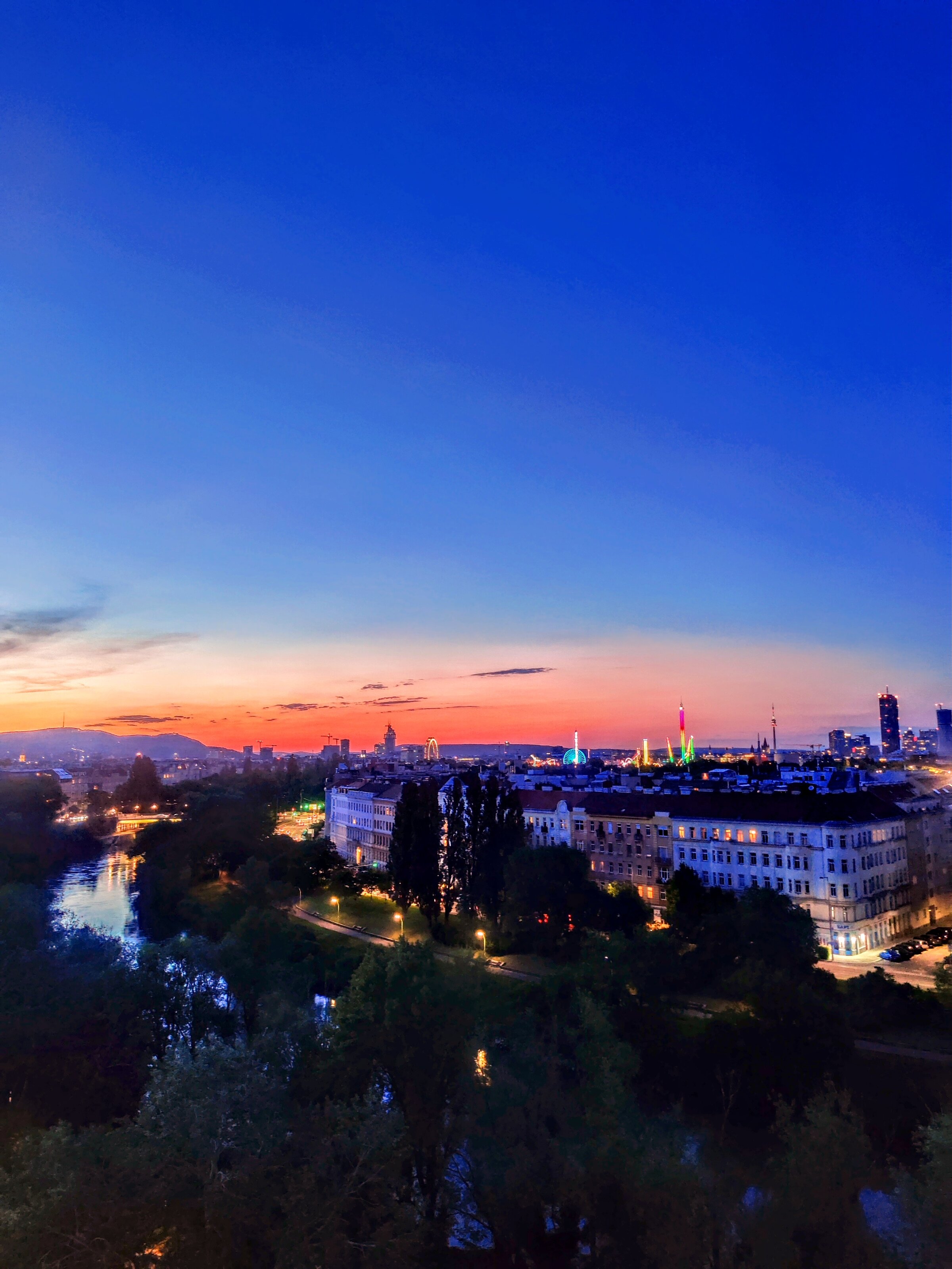 Blick auf den beleuchteten Prater | © Petra Messinger 