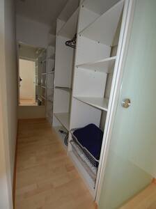 Schrankraum Schlafzimmer 2